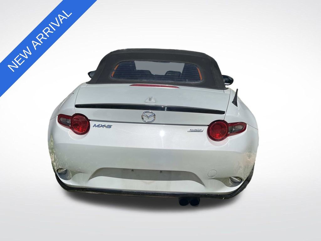 Used 2016 MAZDA MX-5 Miata Club w/ Brembo/BBS Package RWD image 3