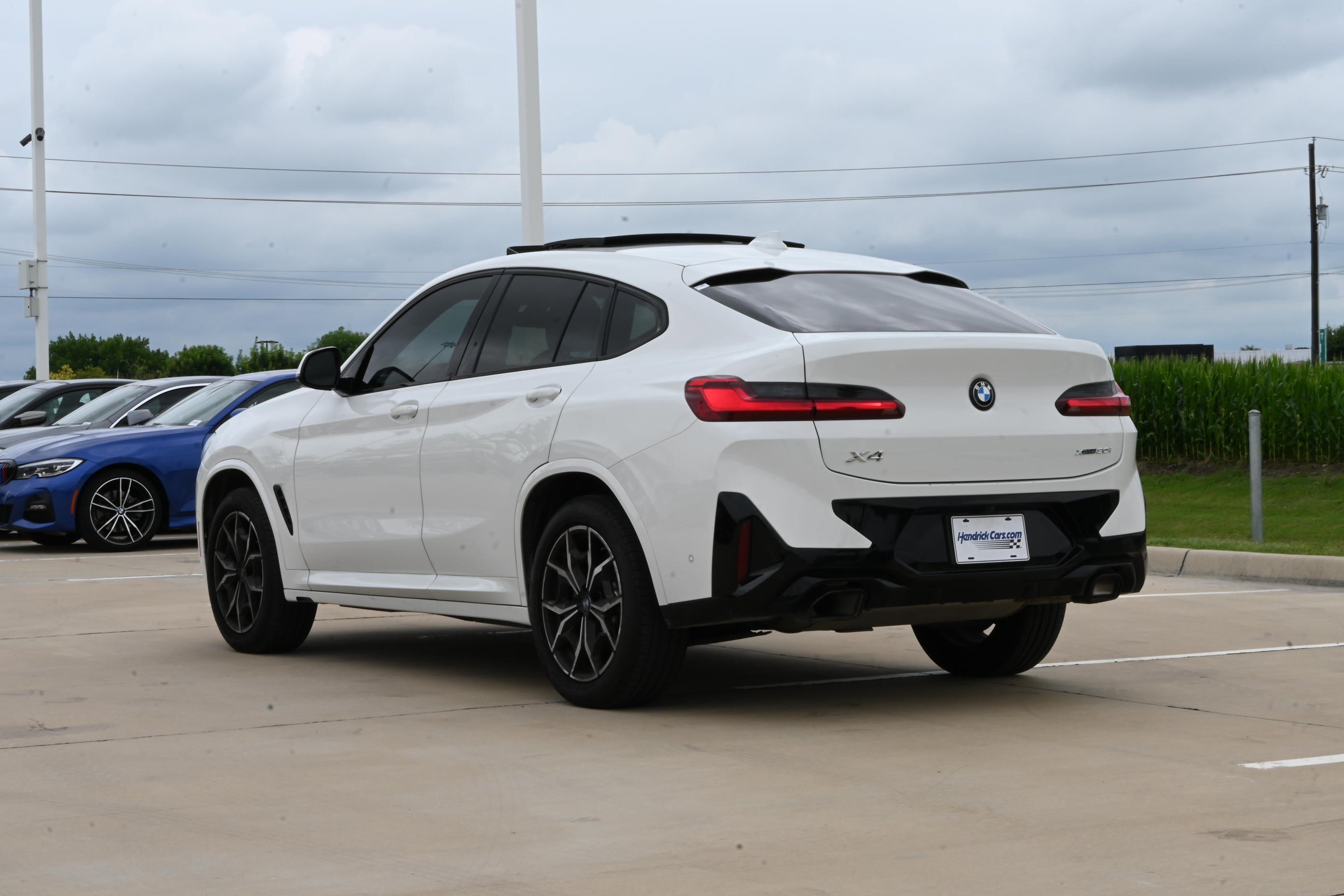 Certified 2025 BMW X4 xDrive30i w/ Premium Package AWD/4WD image 7