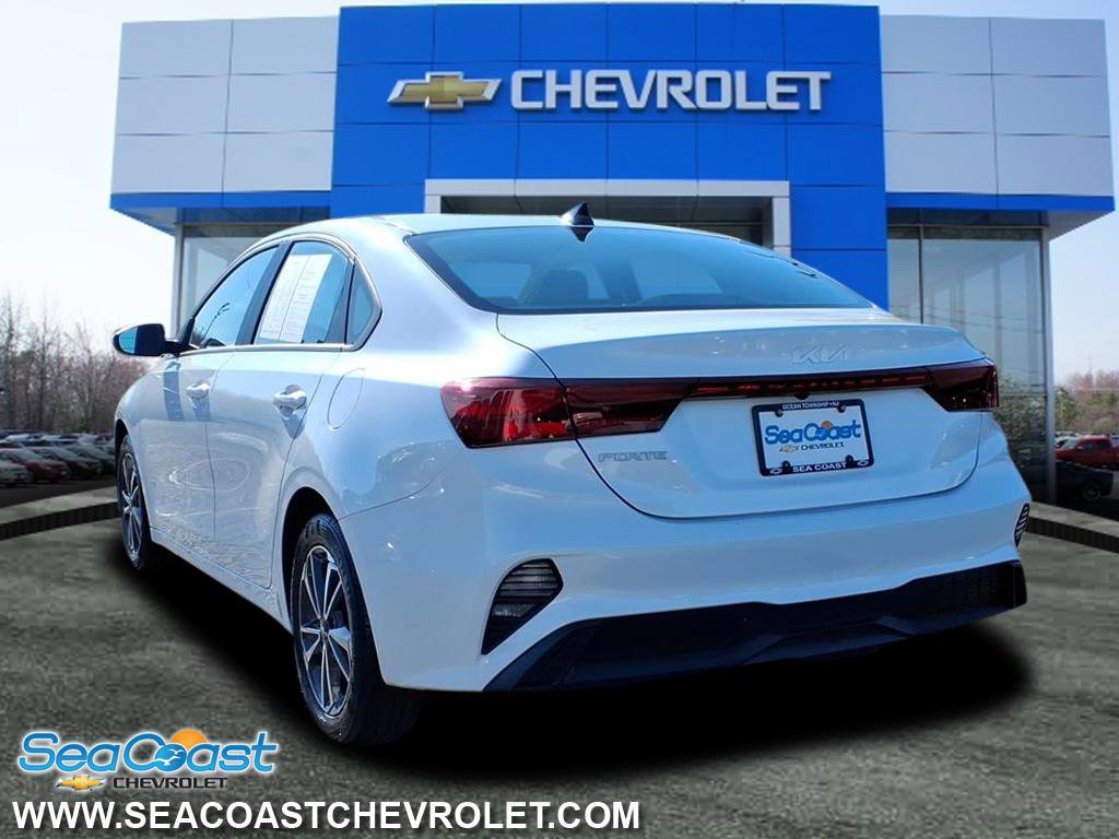 Used 2024 Kia Forte LXS image 4