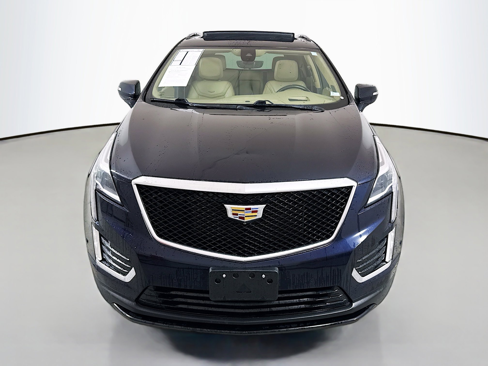 Used 2021 Cadillac XT5 Sportv w/ Platinum Package AWD/4WD image 2