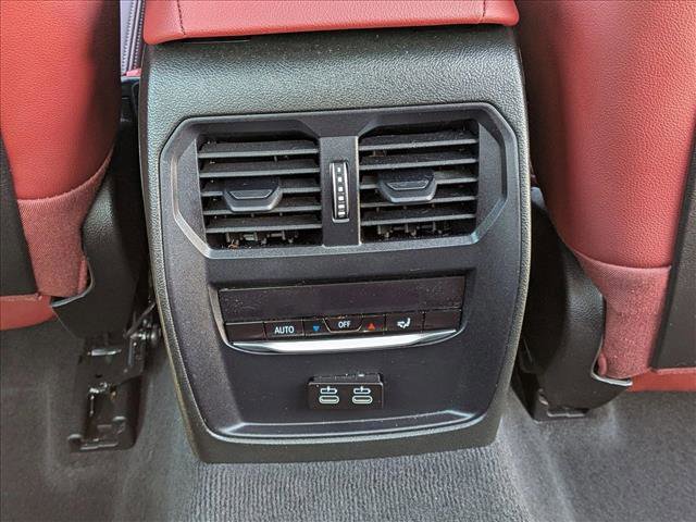 Used 2025 BMW 330i xDrive Sedan w/ Premium Package image 16