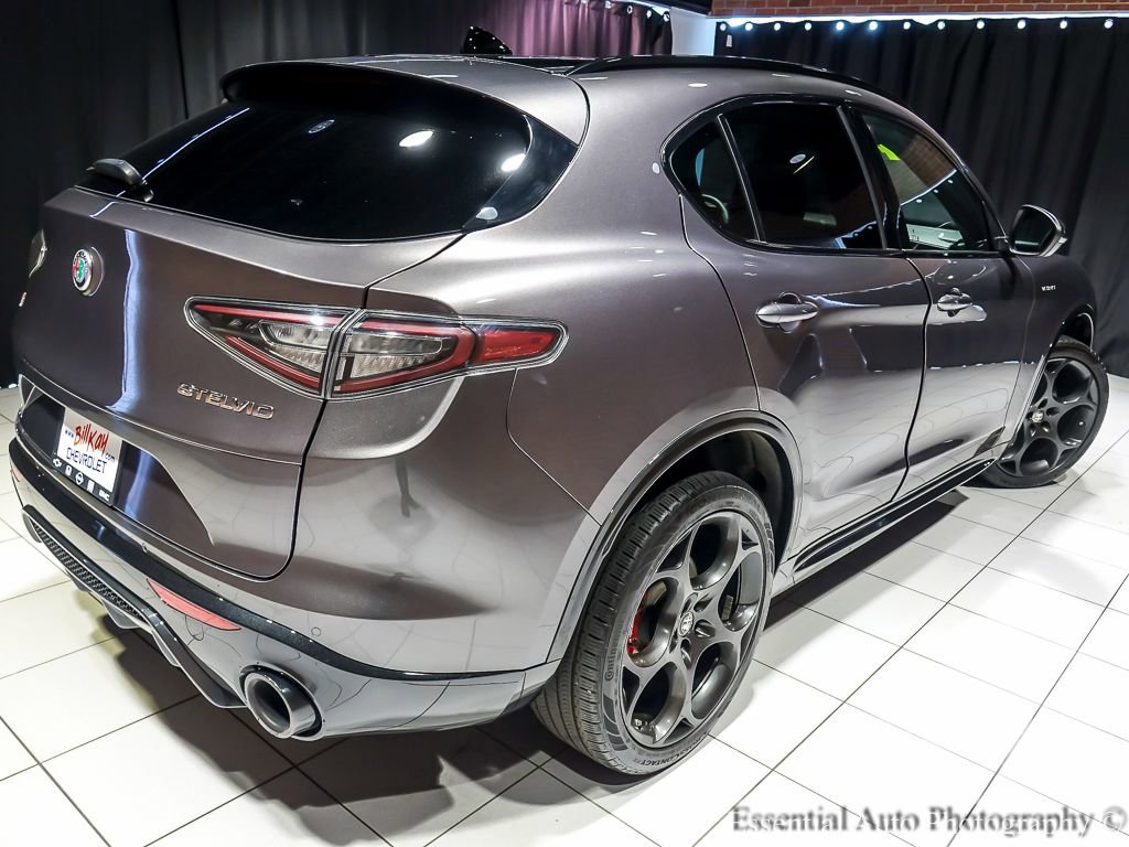 Used 2024 Alfa Romeo Stelvio Veloce AWD/4WD image 12