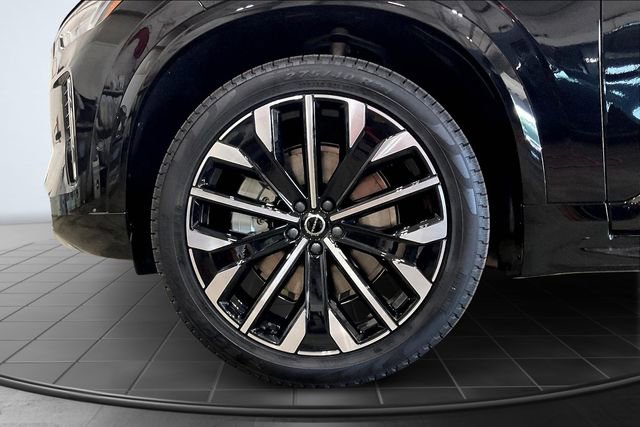 New 2026 Volvo XC90 B6 Plus w/ Protection Package Premier image 14