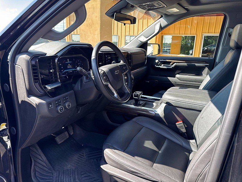 Used 2024 Chevrolet Silverado 1500 LT Trail Boss w/ LT Trail Boss Premium Package AWD/4WD image 10