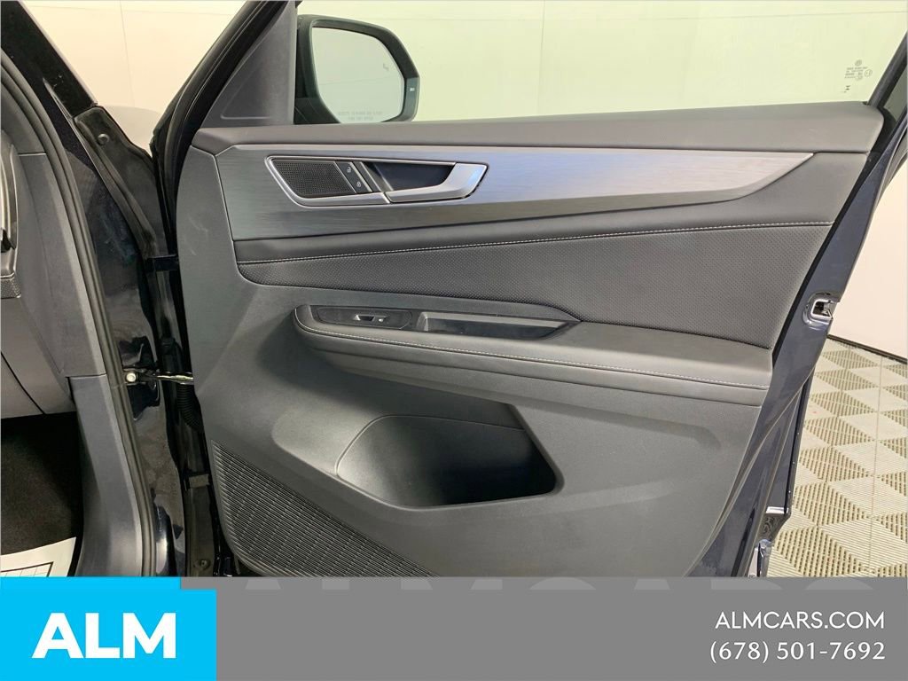 Used 2025 Volkswagen Atlas Cross Sport SE FWD image 38