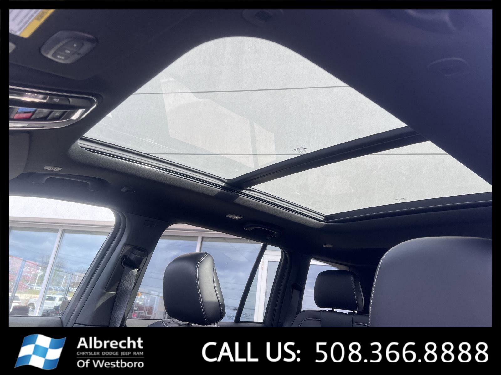 New 2025 Jeep Grand Cherokee Limited w/ Black Appearance Package image 24