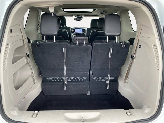 Used 2023 Chrysler Pacifica Limited image 24