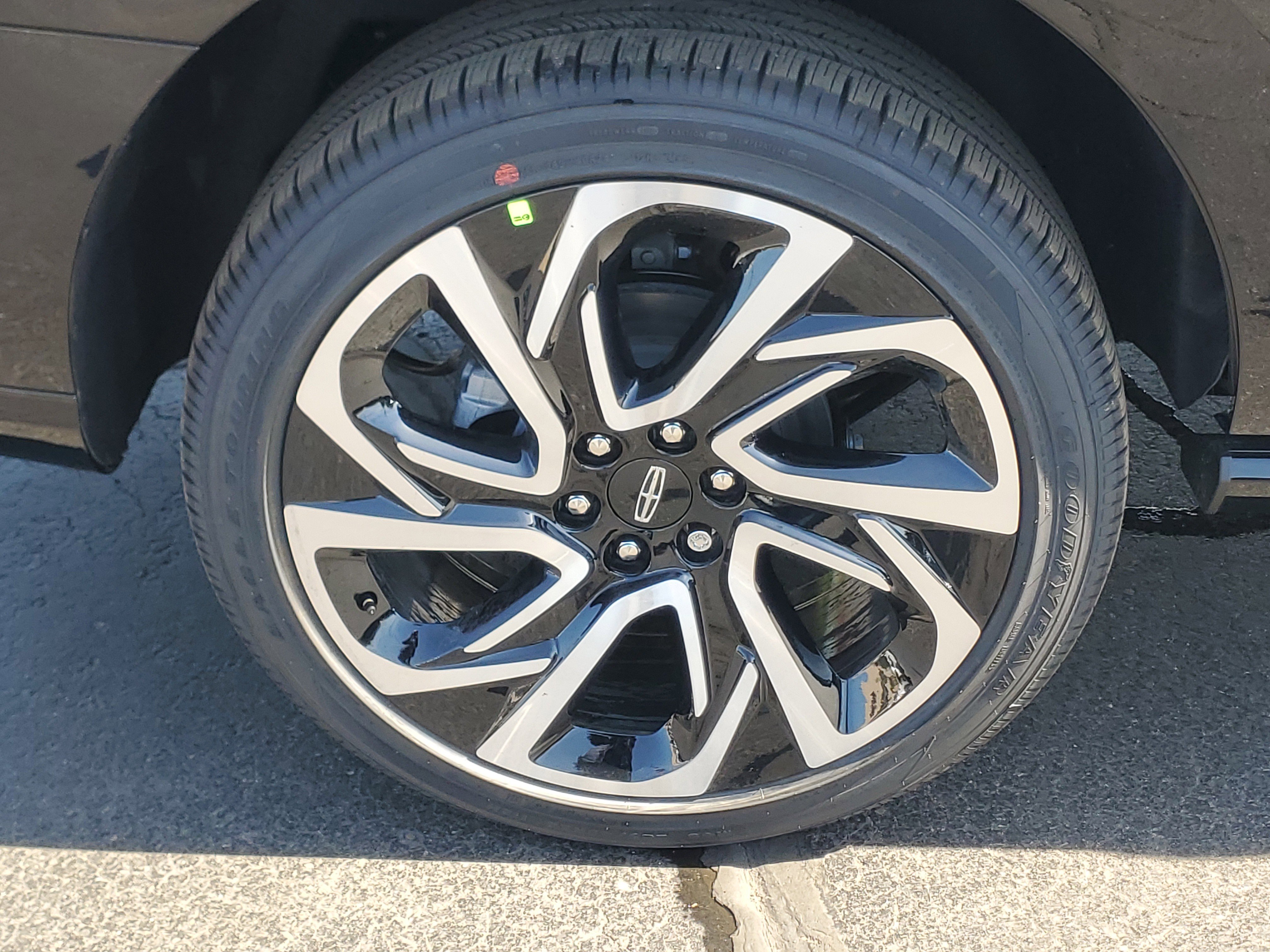 New 2026 Lincoln Navigator Reserve AWD/4WD image 4