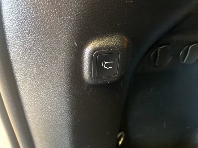 Used 2020 Jeep Cherokee Limited AWD/4WD image 10