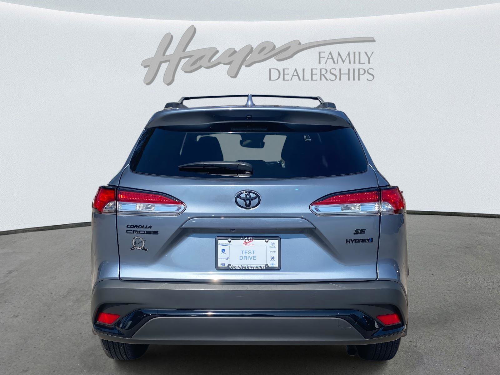 Used 2024 Toyota Corolla Cross SE image 4