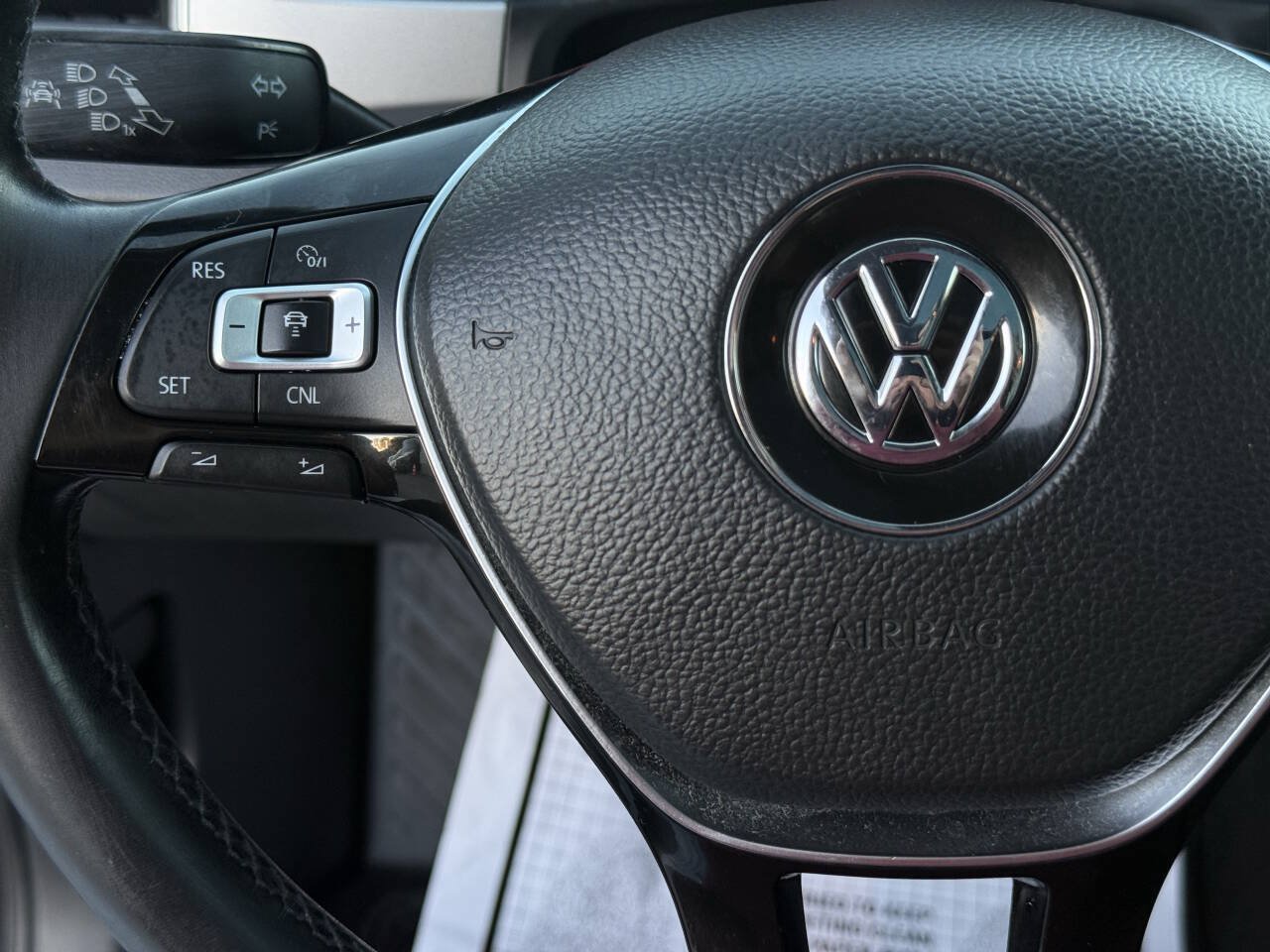 Used 2018 Volkswagen Atlas SEL AWD/4WD image 16