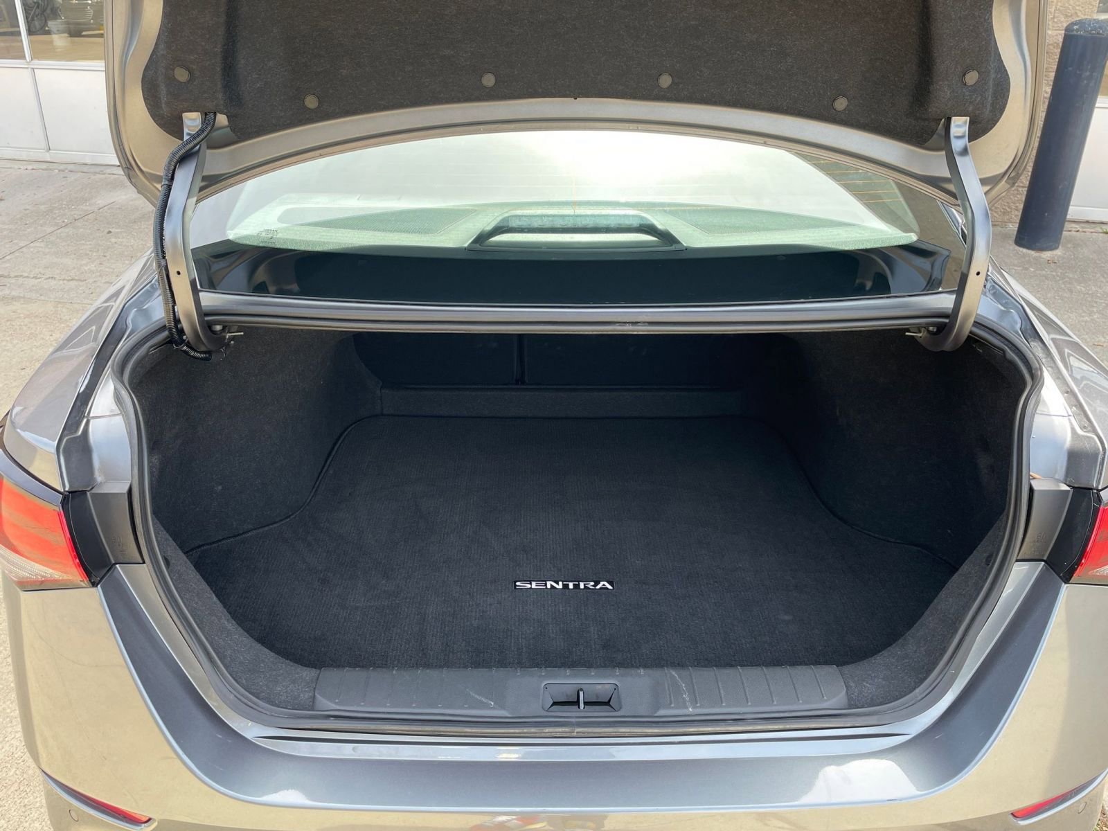 Used 2025 Nissan Sentra SV image 34