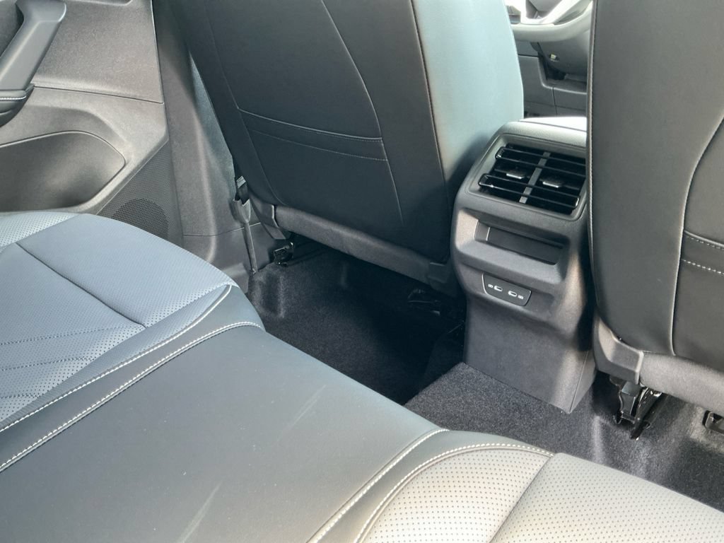 New 2026 Volkswagen Tiguan SE R-Line AWD/4WD image 18
