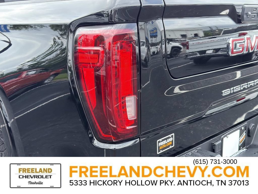 Used 2024 GMC Sierra 1500 AT4 w/ Technology Package AWD/4WD image 12