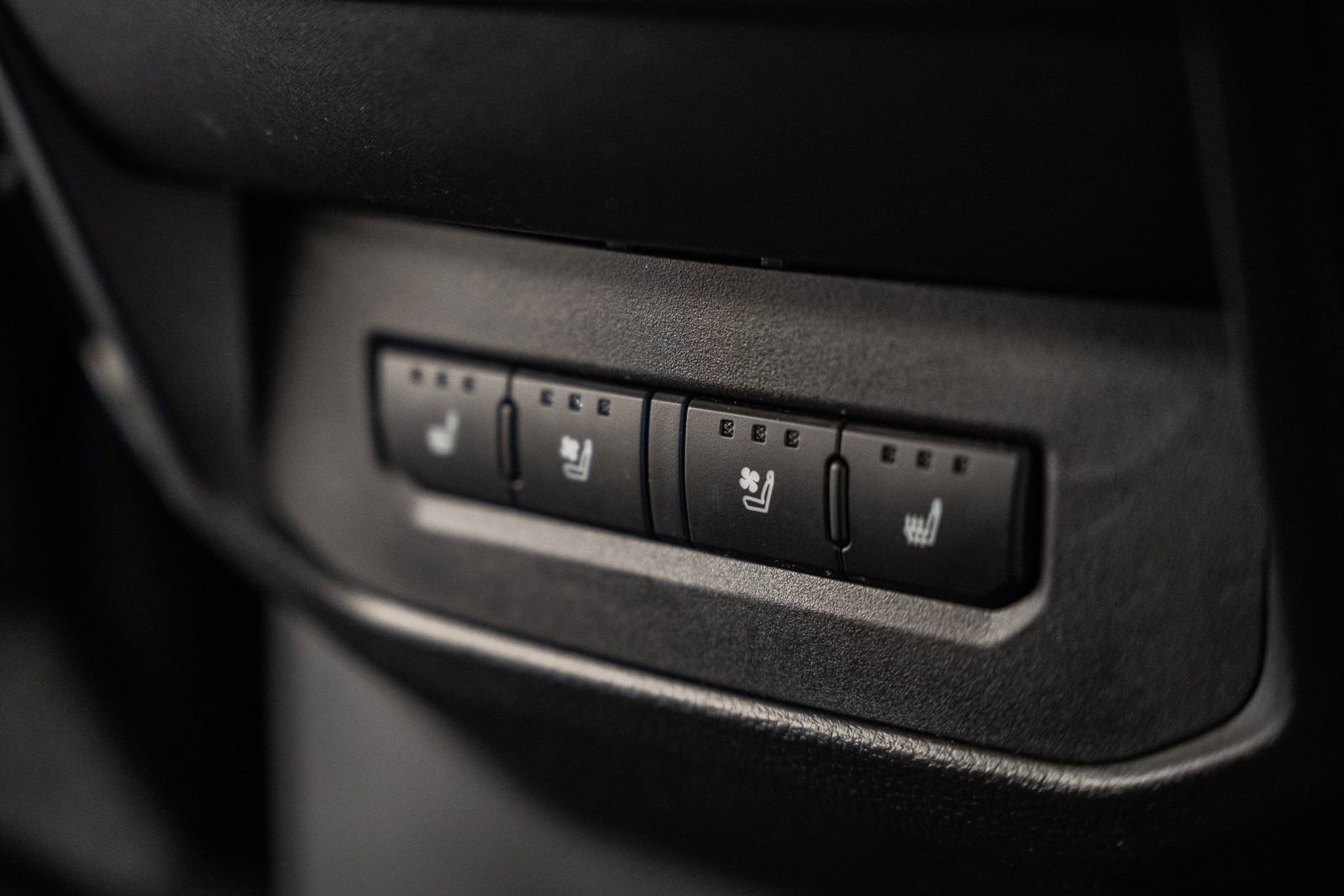 Used 2023 Toyota Tundra Platinum image 40