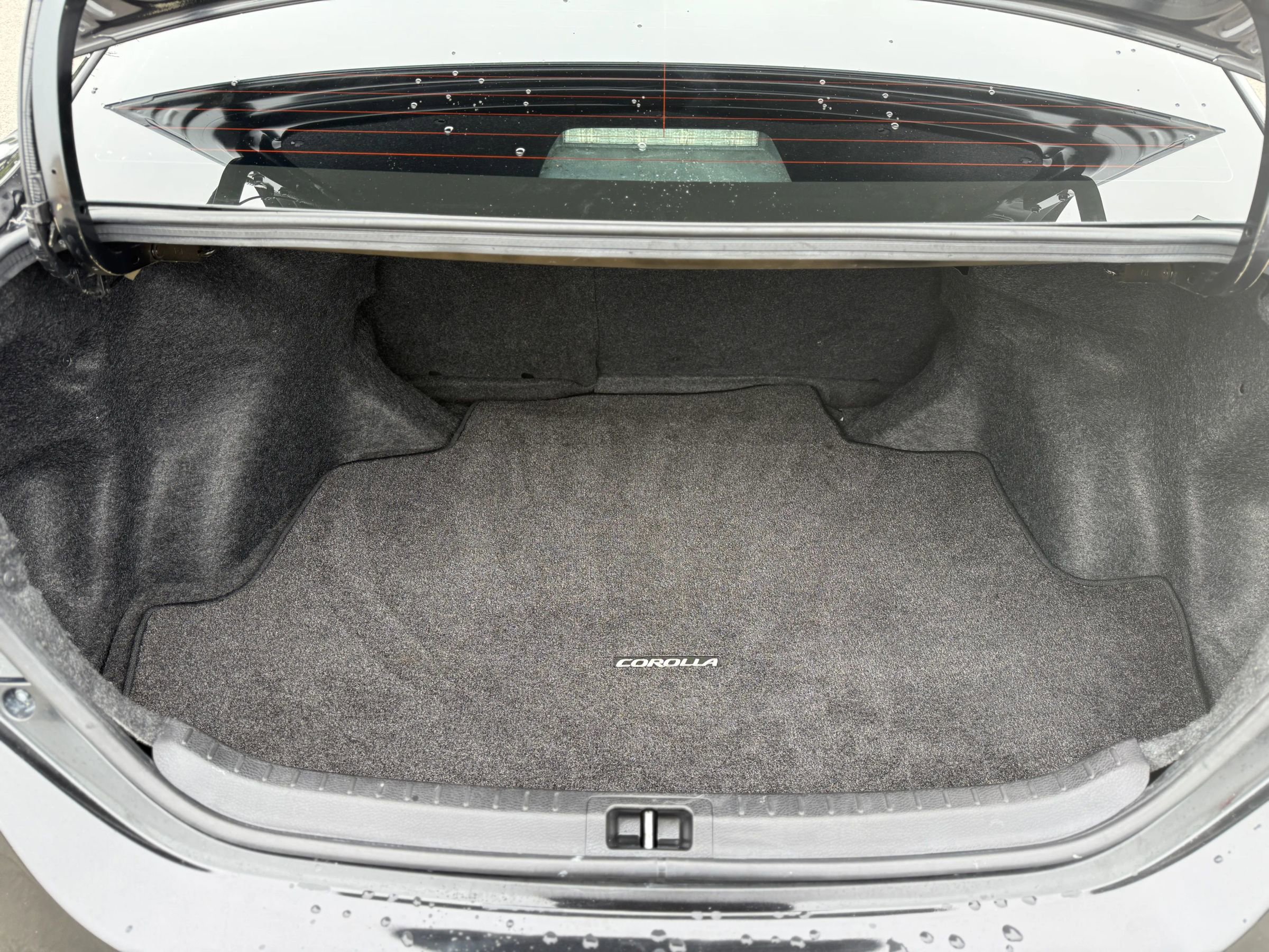 Used 2017 Toyota Corolla XSE w/ Carpet Mat Package (TMS) FWD image 10