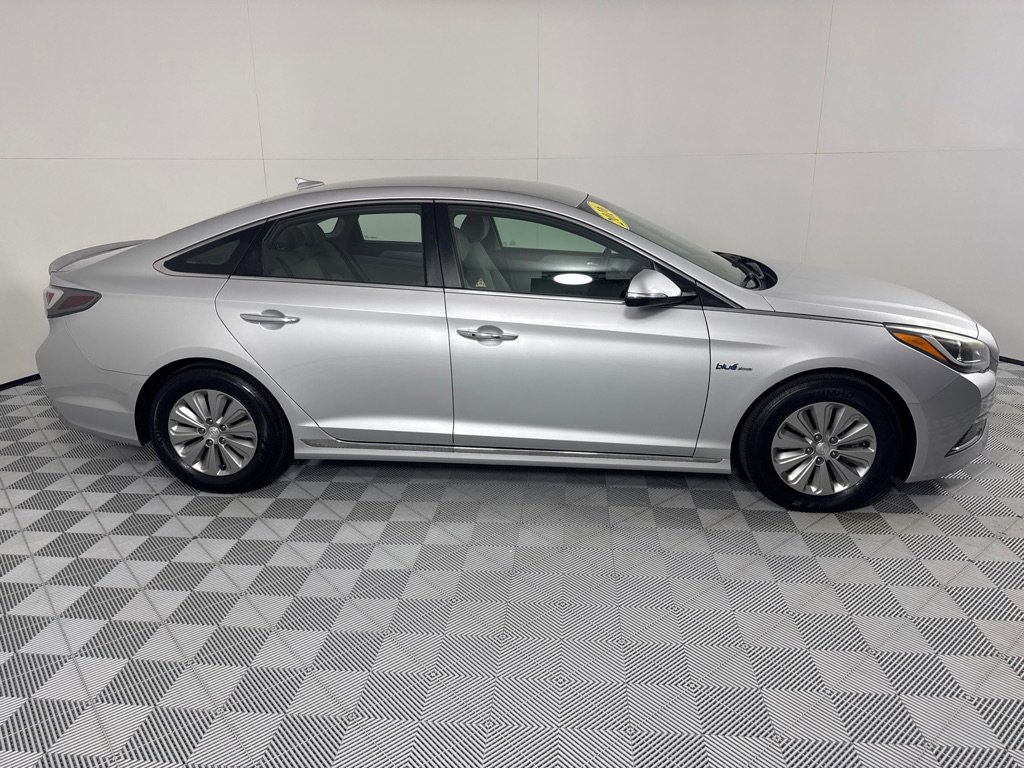 Used 2016 Hyundai Sonata SE image 4
