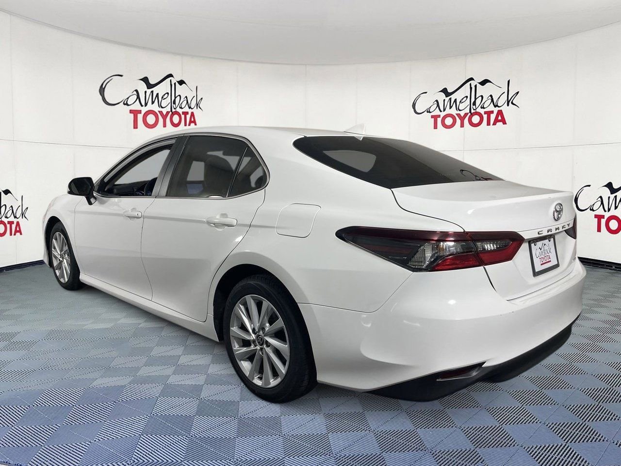 Used 2024 Toyota Camry LE image 5