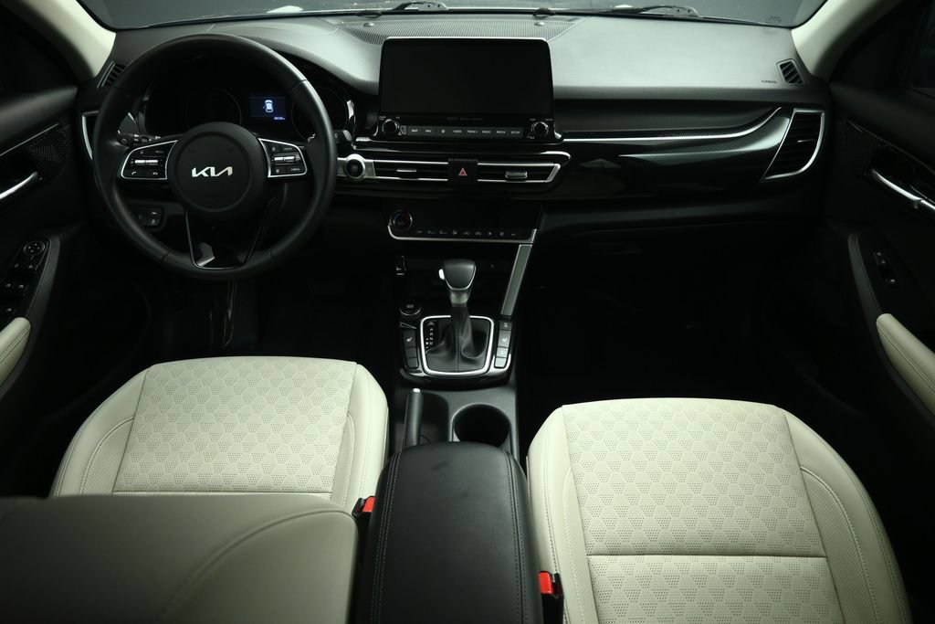 Certified 2023 Kia Seltos EX AWD/4WD image 35