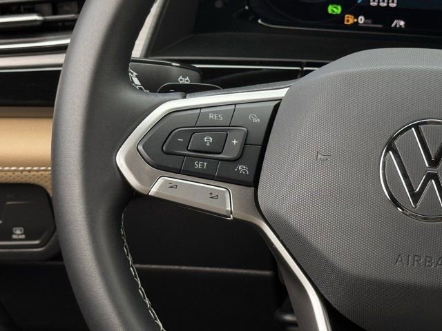 Used 2025 Volkswagen Atlas Cross Sport SE AWD/4WD image 14