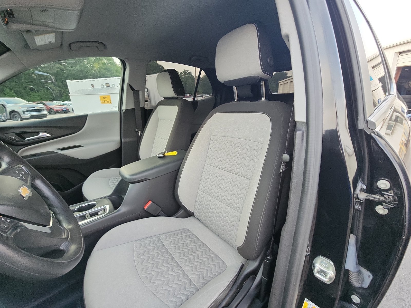 Used 2024 Chevrolet Equinox LS w/ Driver Confidence II Package FWD image 18