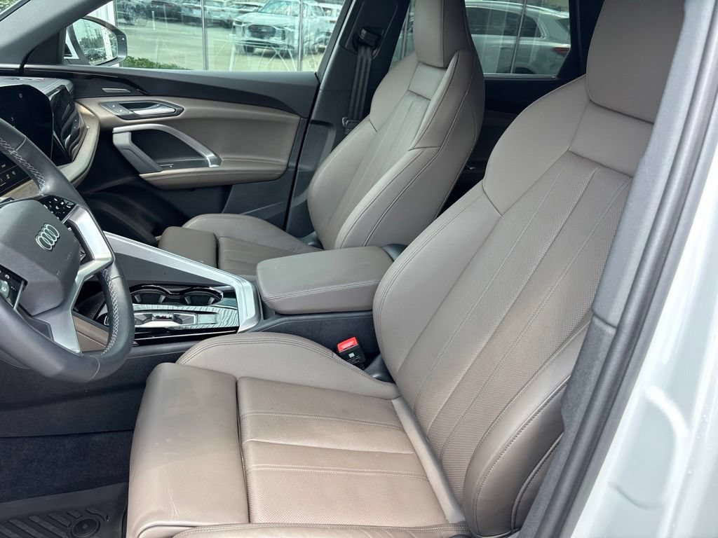 Used 2025 Audi Q5 Premium Plus w/ Premium Plus AWD/4WD image 16