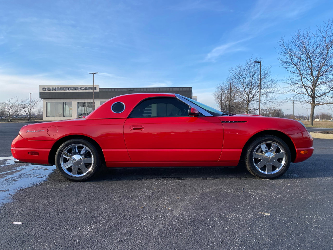 Used 2002 Ford Thunderbird Deluxe image 4