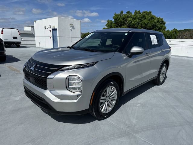 Used 2024 Mitsubishi Outlander ES FWD image 21