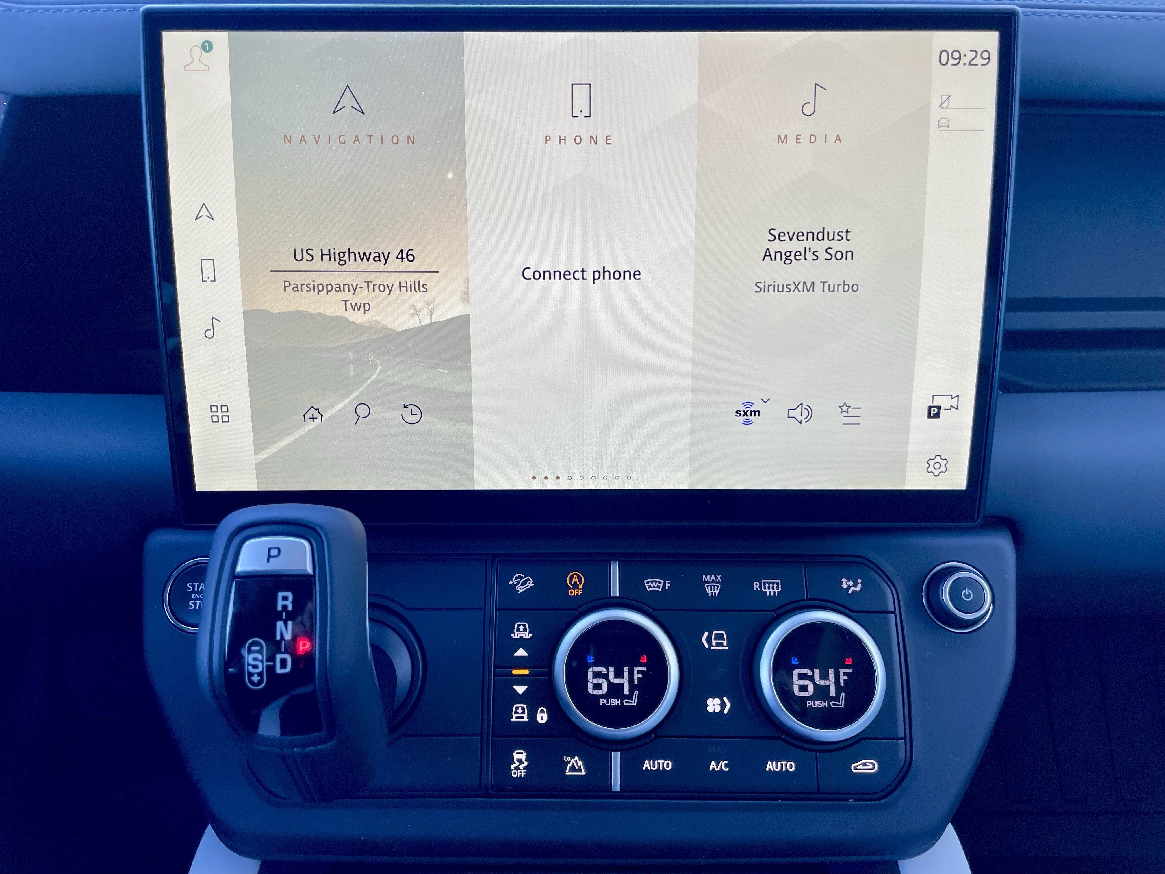 New 2026 Land Rover Defender 130 X-Dynamic SE AWD/4WD image 19