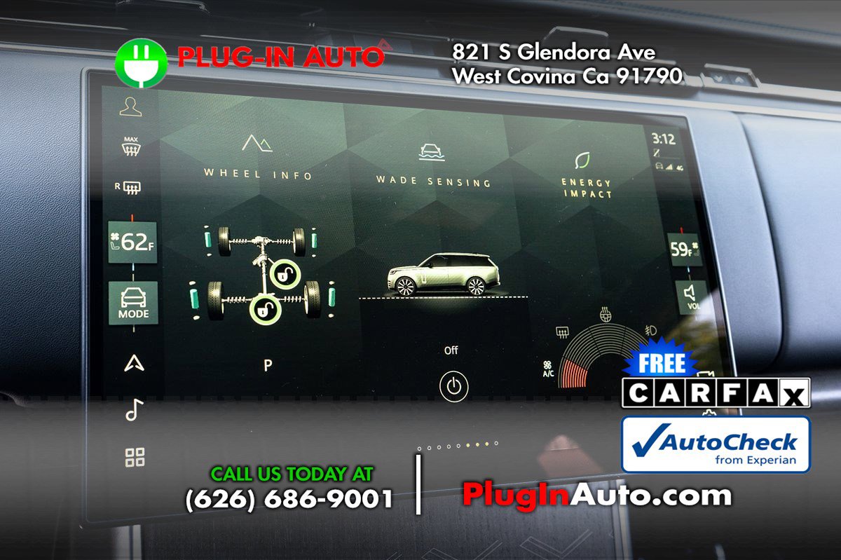 Used 2025 Land Rover Range Rover SV image 32