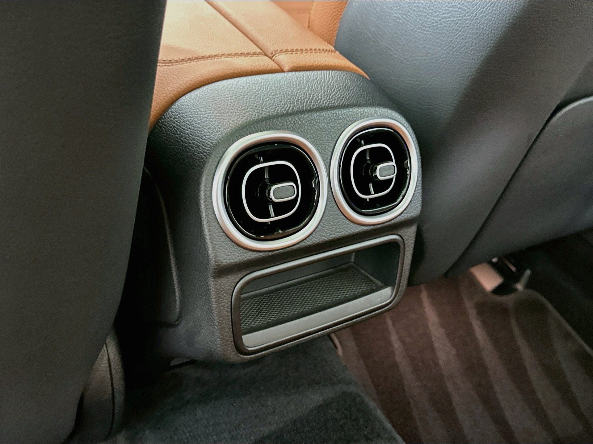Certified 2025 Mercedes-Benz C 300 Sedan image 28