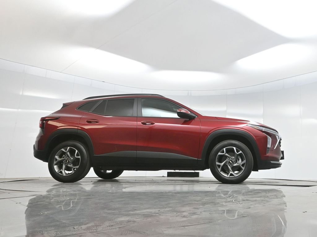 Used 2025 Chevrolet Trax LT w/ LT Convenience Package image 58