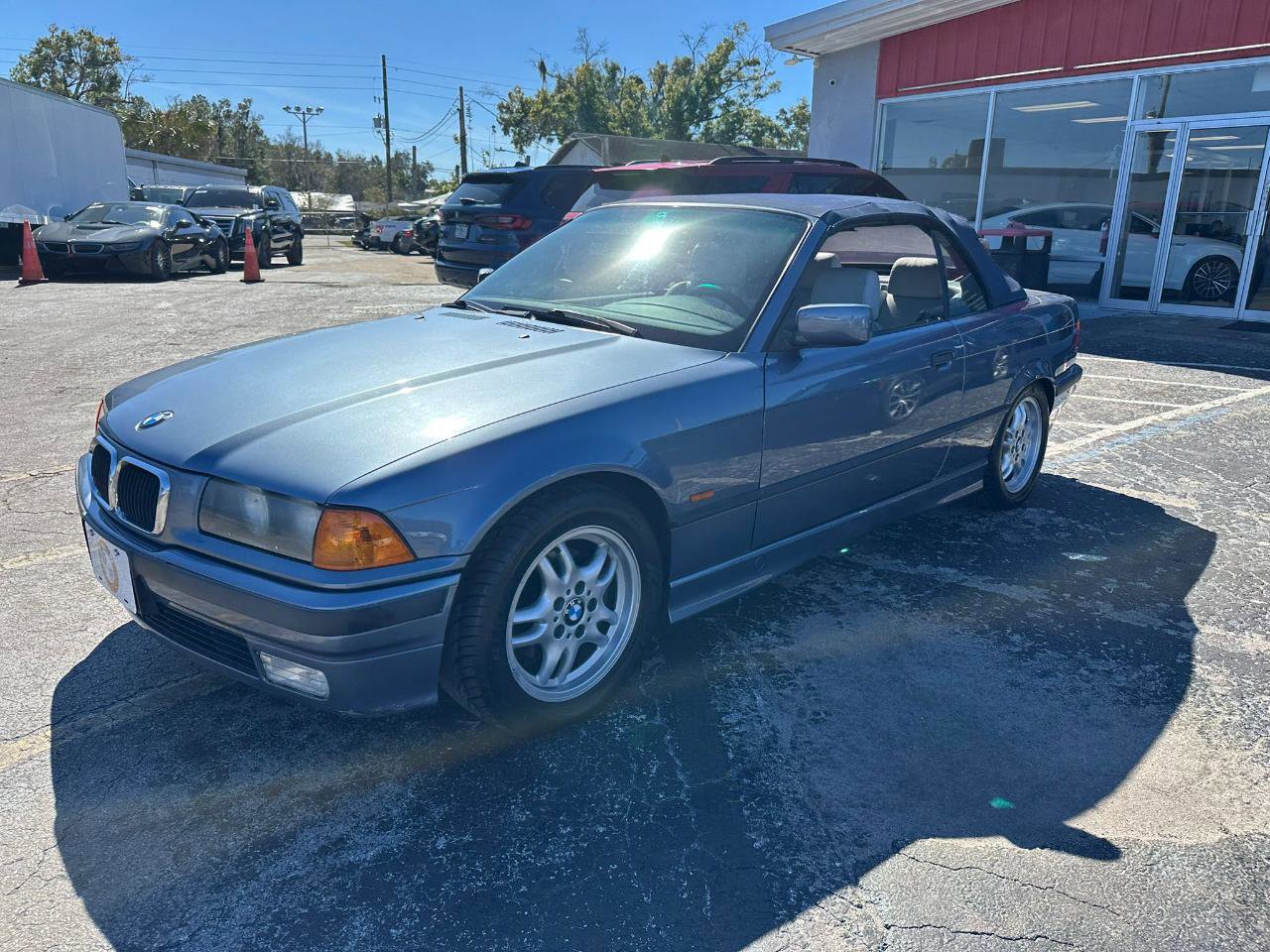 Used 1999 BMW 323i Convertible image 3