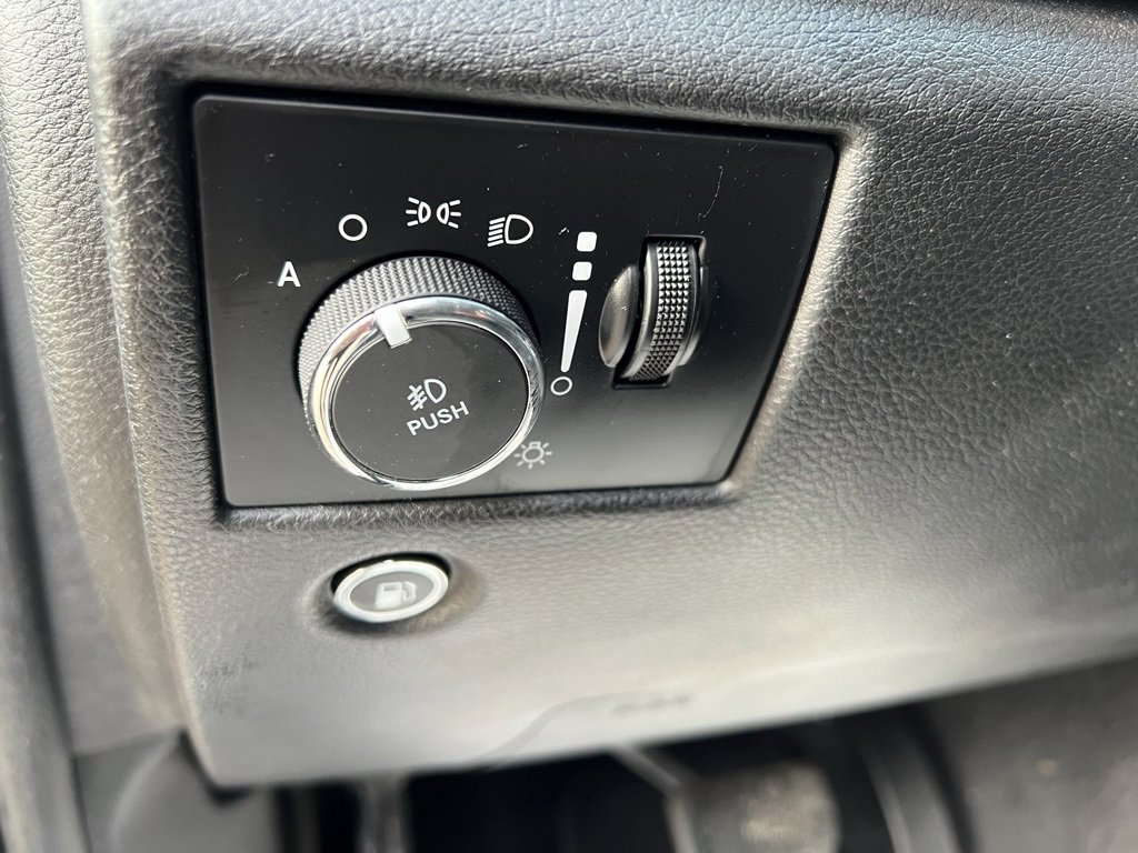 Used 2021 Jeep Grand Cherokee Limited image 33