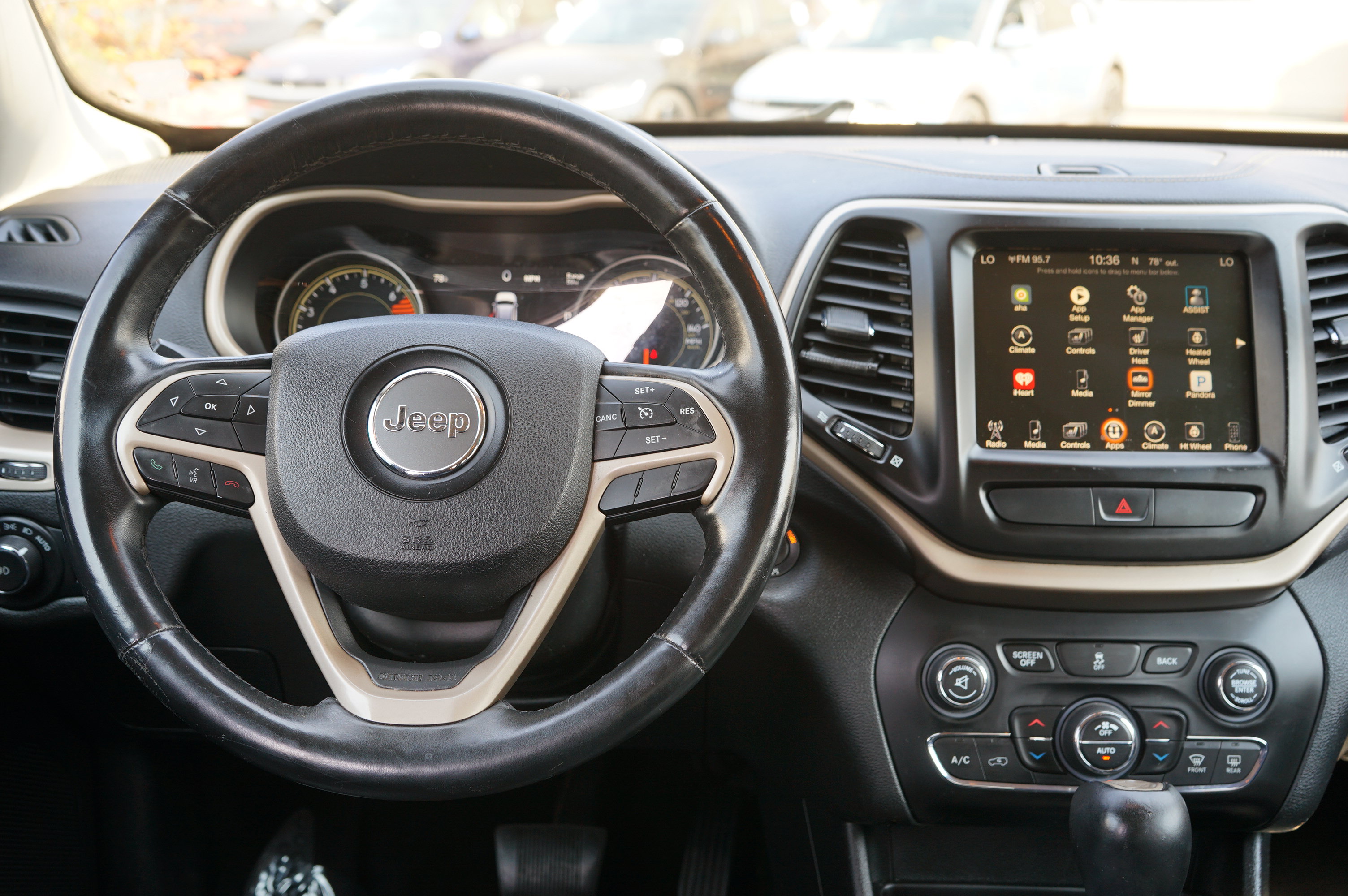 Used 2017 Jeep Cherokee Limited AWD/4WD image 27