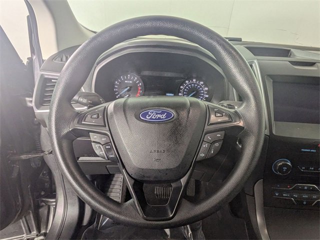 Used 2020 Ford Edge SE image 16