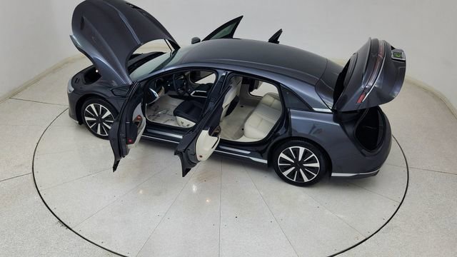 Used 2024 Lucid Air Pure RWD image 89