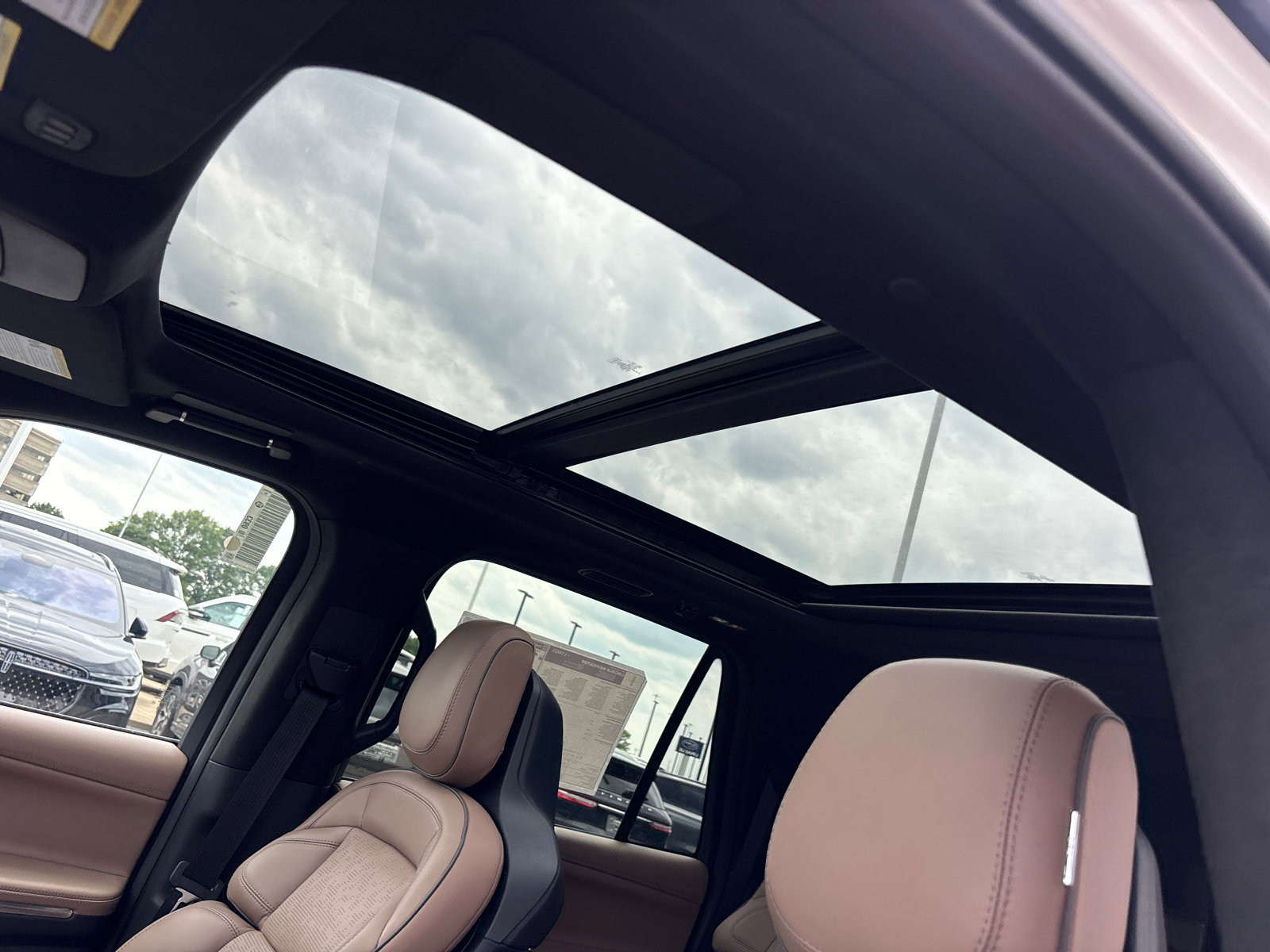 New 2026 Lincoln Navigator L Black Label AWD/4WD image 25