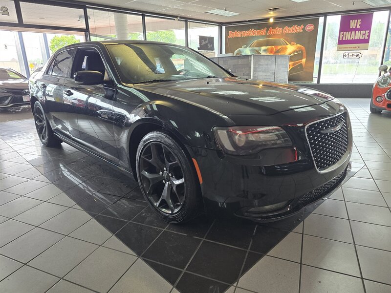 Used 2021 Chrysler 300 S RWD image 3