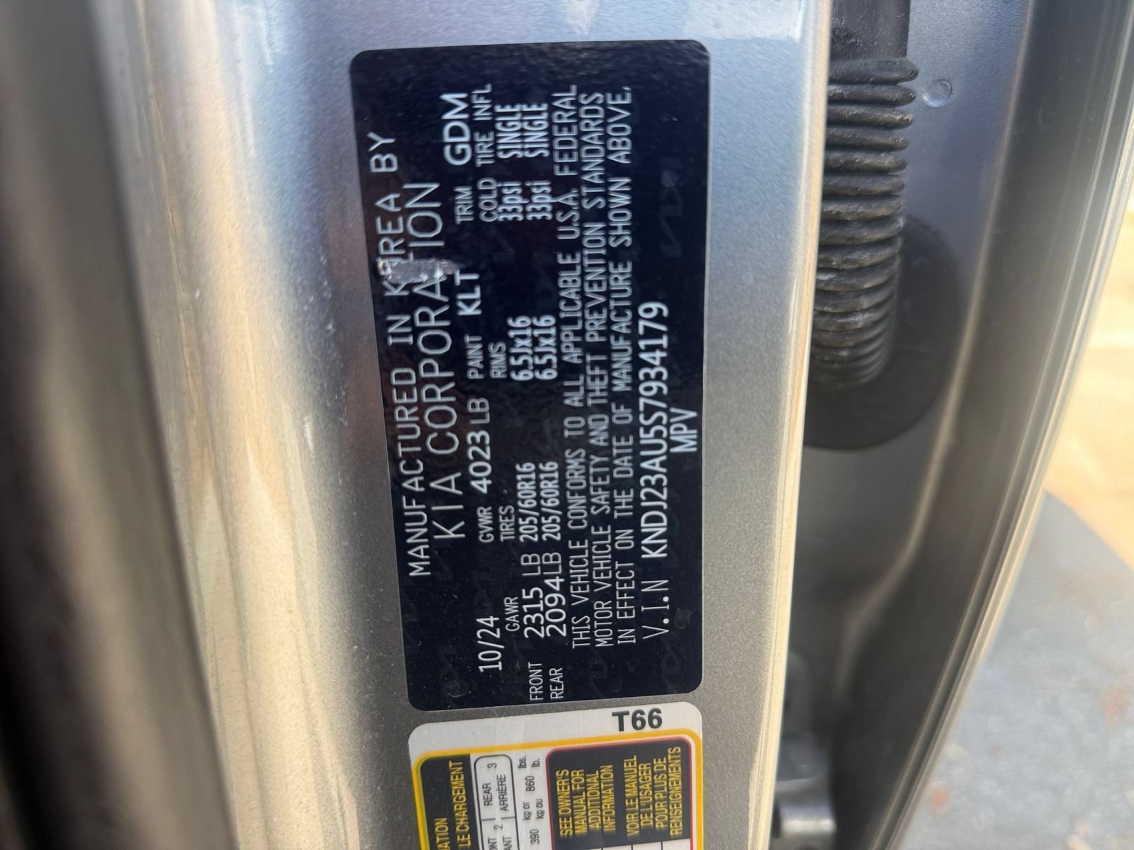 Used 2025 Kia Soul LX w/ LX Technology Package FWD image 25