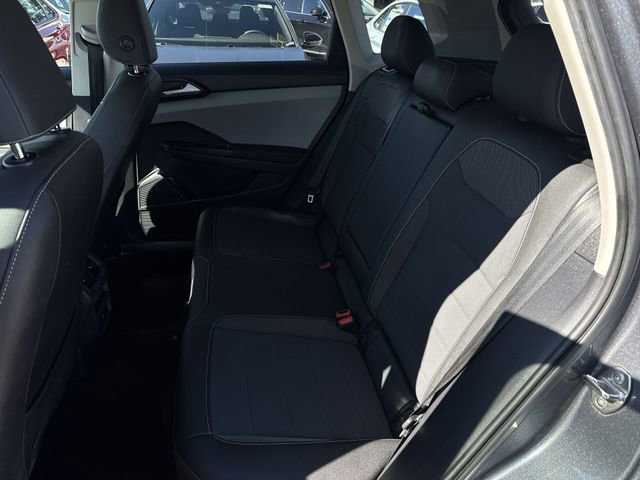 Used 2024 Volkswagen Taos SE w/ Panoramic Sunroof Package AWD/4WD image 24