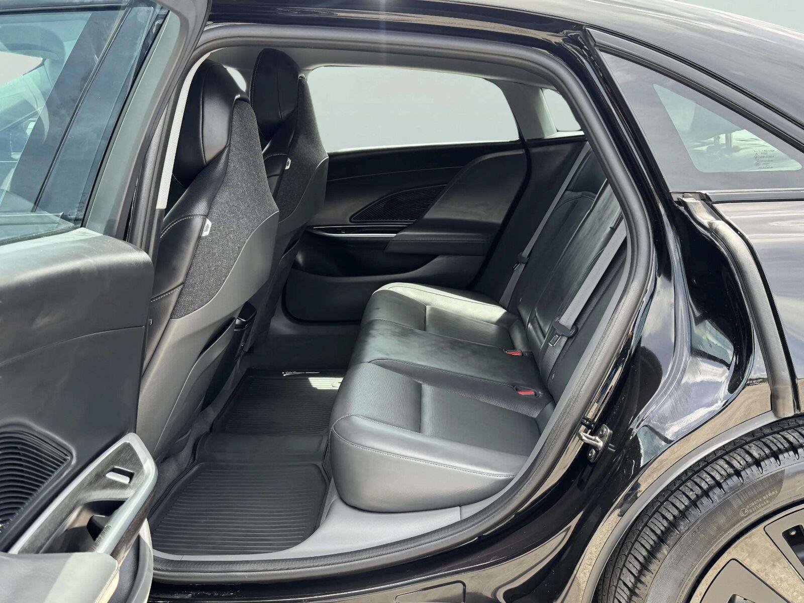 Used 2025 Lucid Air Pure RWD image 41
