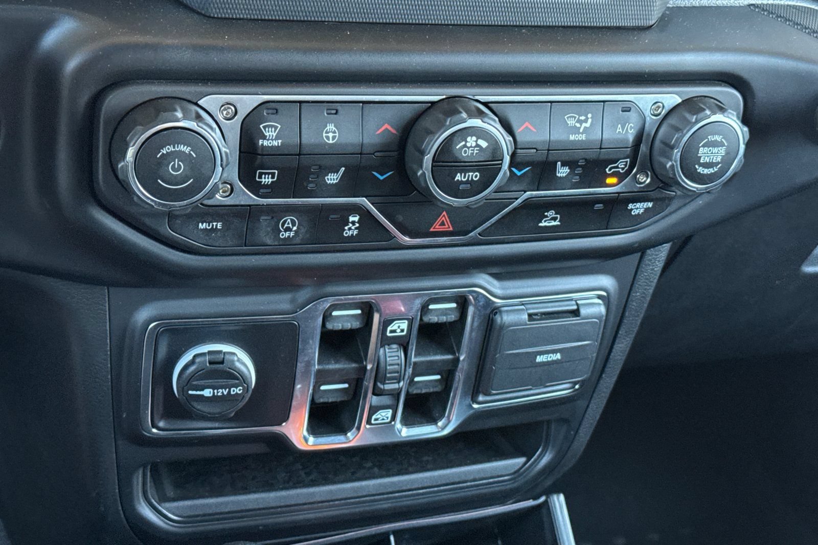 Used 2022 Jeep Gladiator Sport AWD/4WD image 18