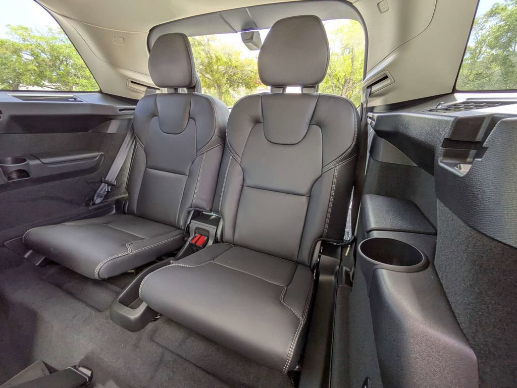 New 2026 Volvo XC90 B5 Ultra w/ Protection Package Premier AWD/4WD image 18