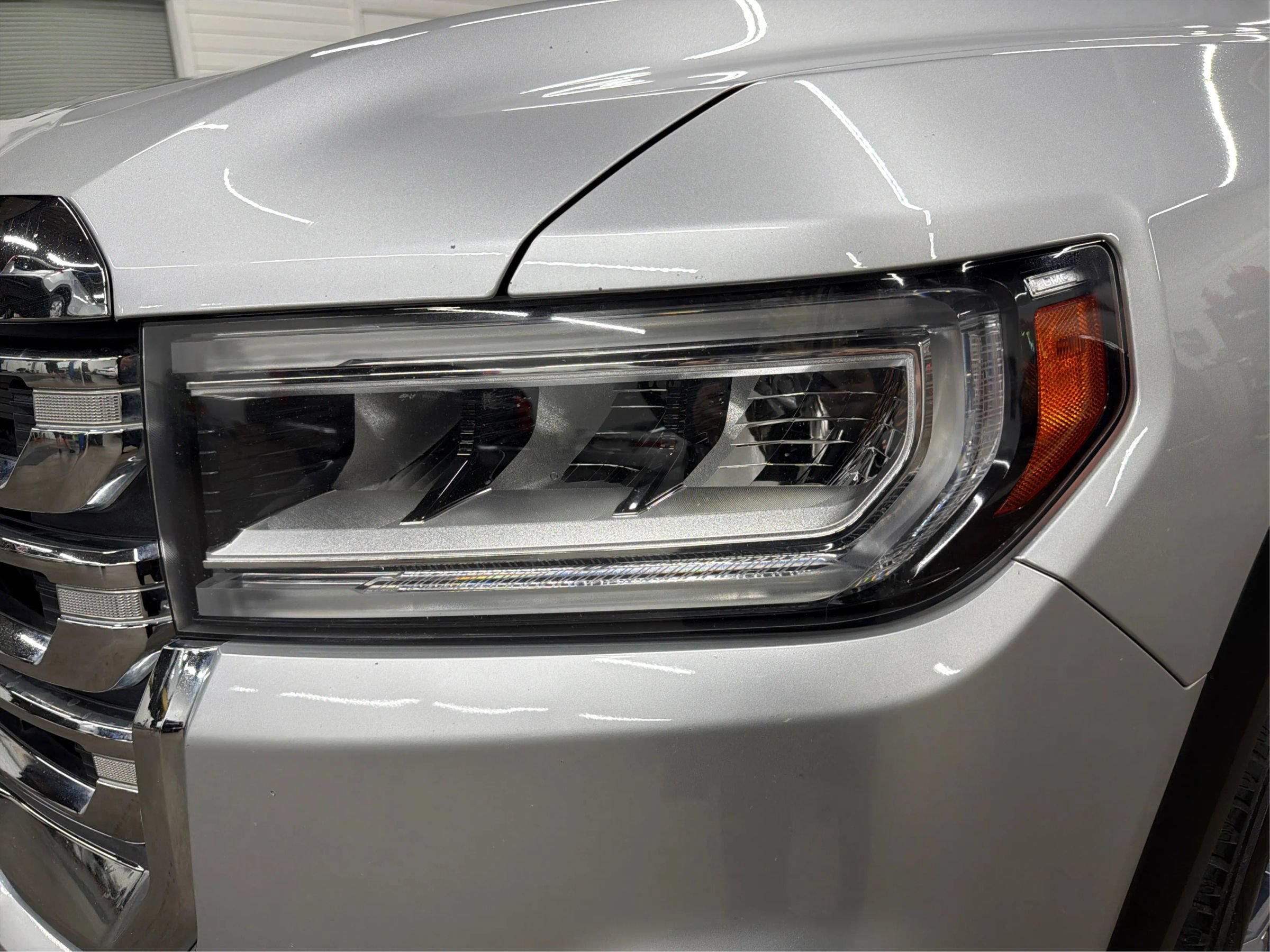 Used 2020 GMC Acadia SLT w/ LPO, Cargo Package FWD image 40