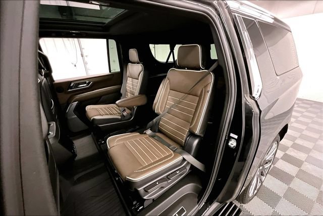 Used 2025 GMC Yukon XL Denali Ultimate w/ LPO, Floor Liner Package AWD/4WD image 25