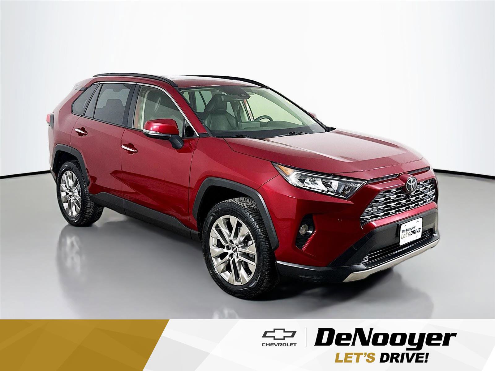 Used 2021 Toyota RAV4 Limited image 1