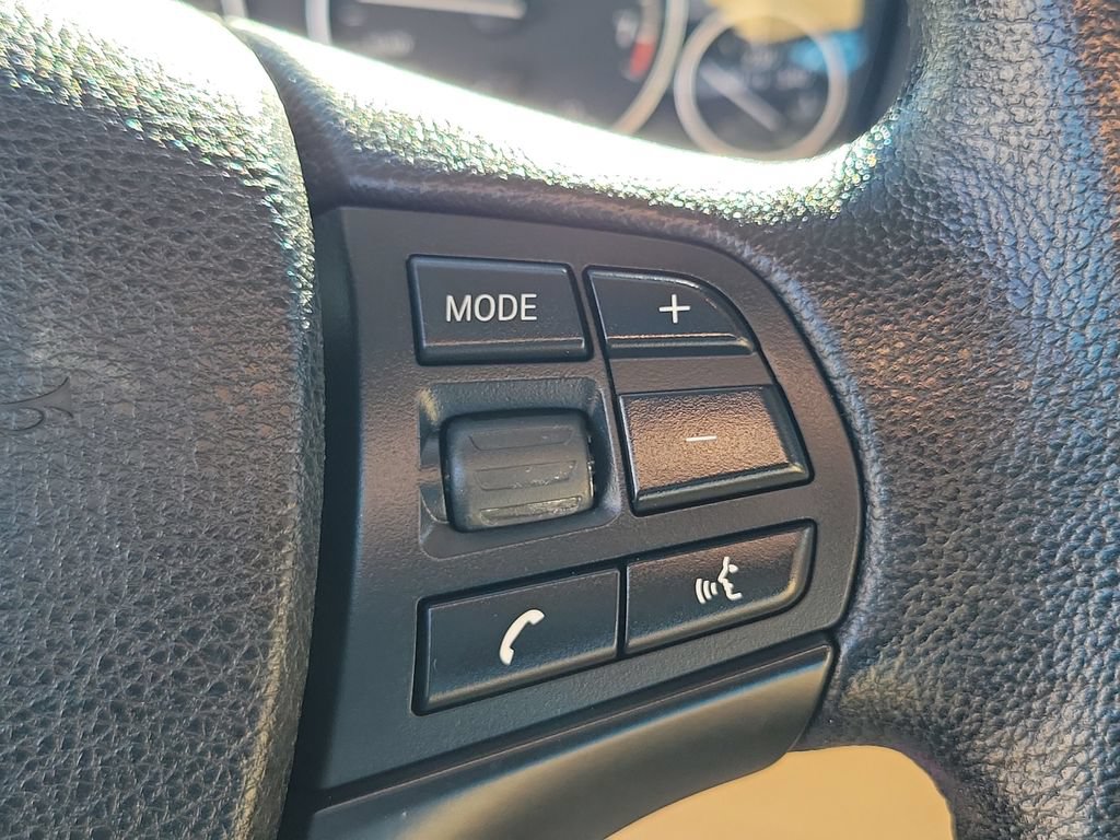 Used 2015 BMW 320i xDrive Sedan AWD/4WD image 15