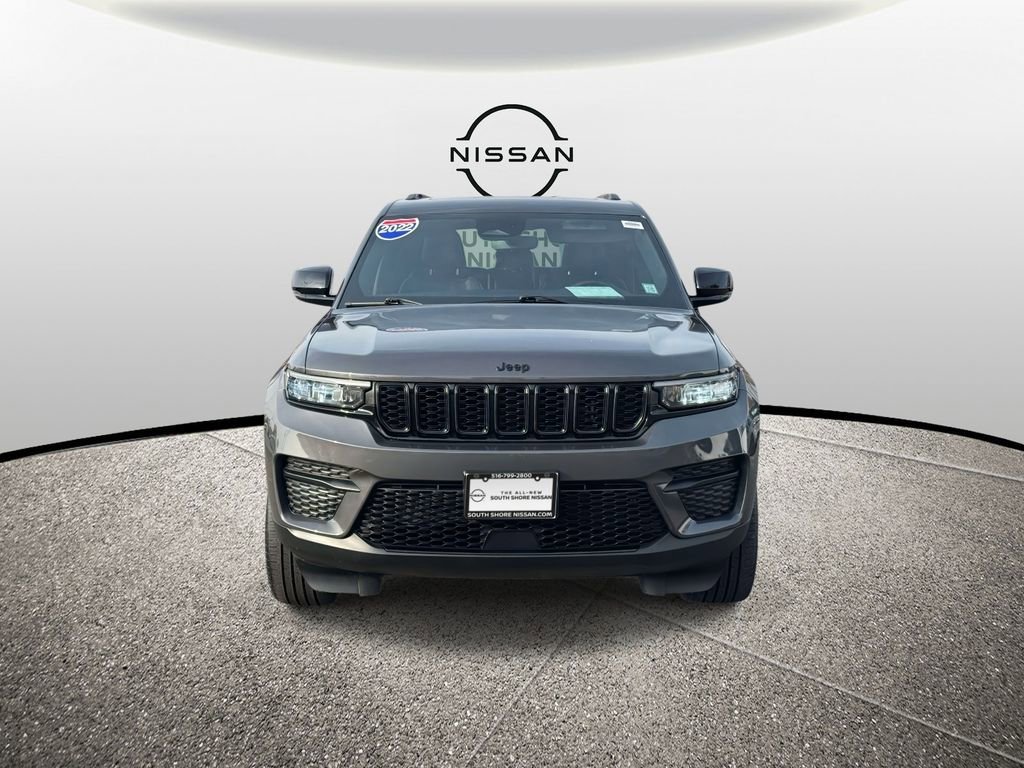 Used 2022 Jeep Grand Cherokee Altitude image 2