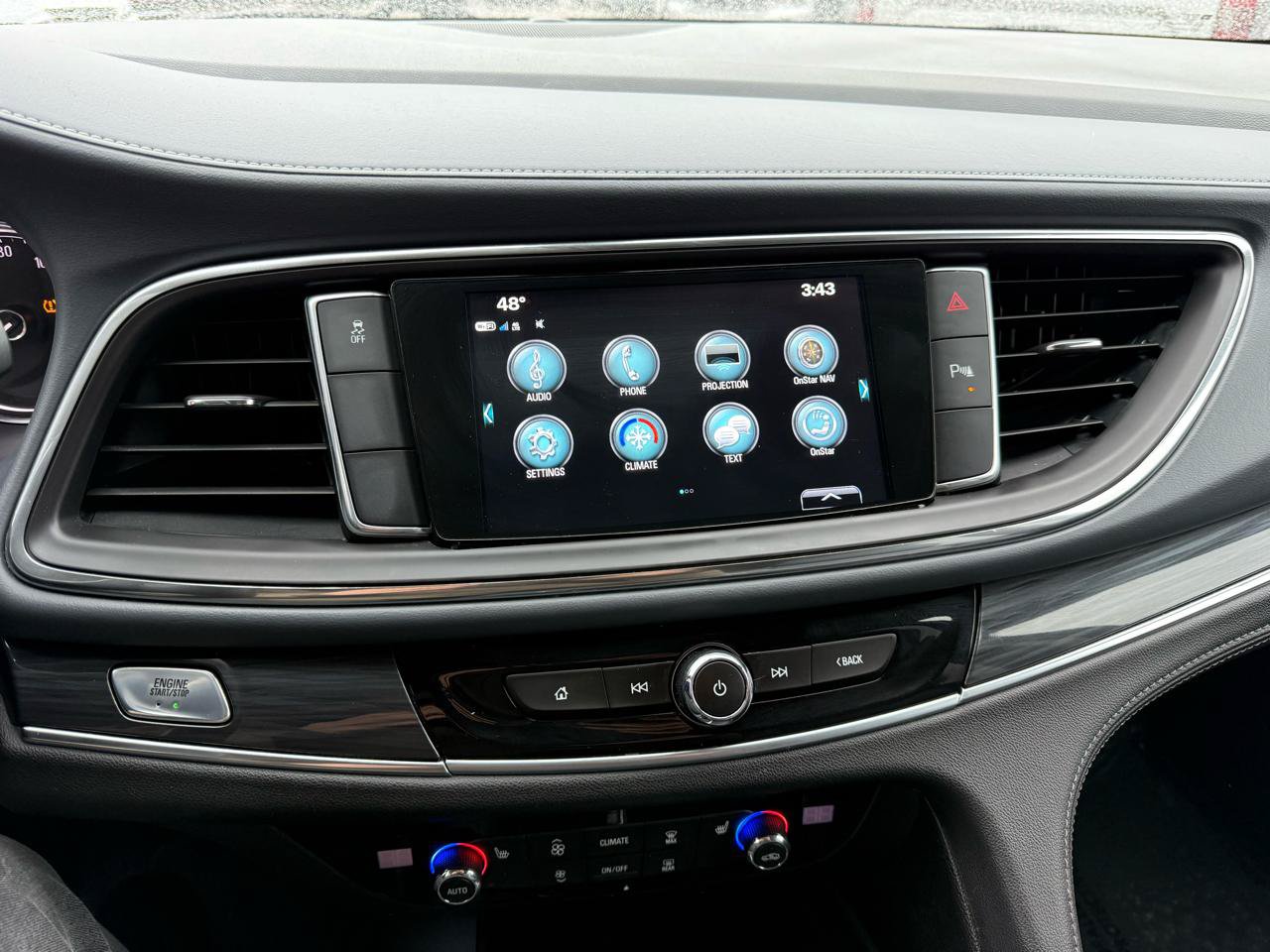 Used 2018 Buick Enclave Essence FWD image 27